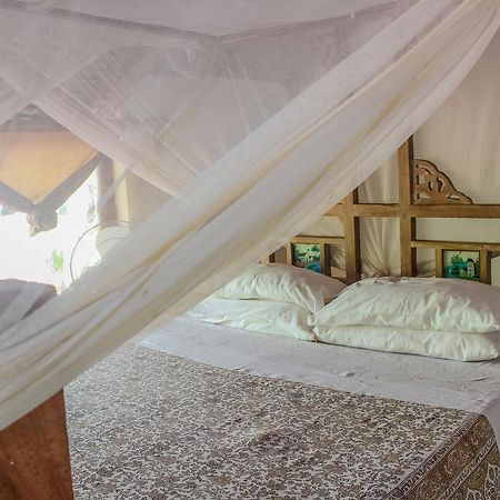 Mikoko Cove Ecolodge Funzi Екстериор снимка
